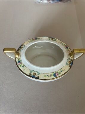 Homer Laughlin Cream Porcelain Sugar Bowl Dish with Gold Accent
